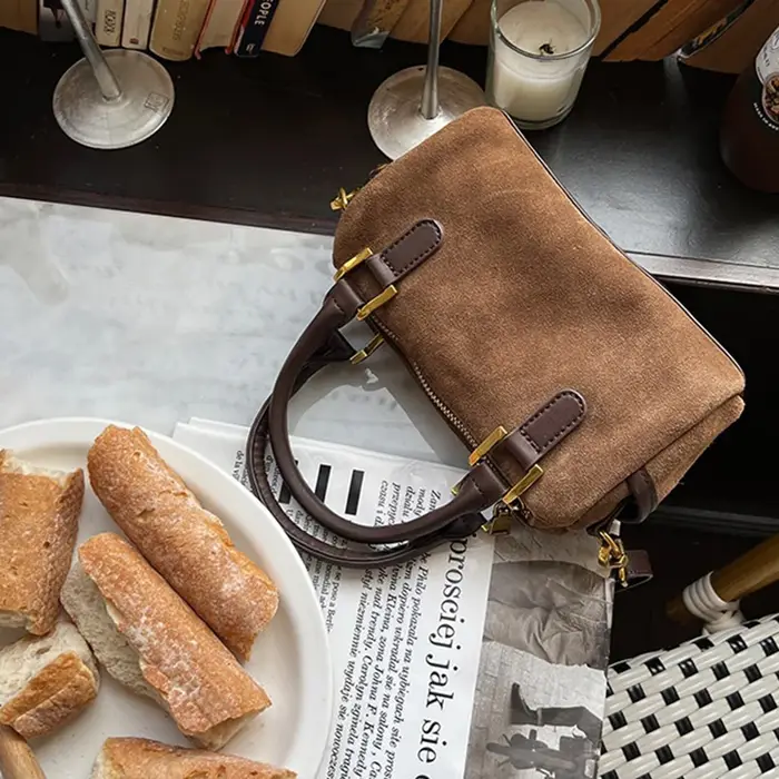 Nouveau Sac à Bandoulière Rétro en Velours pour Femme 2026