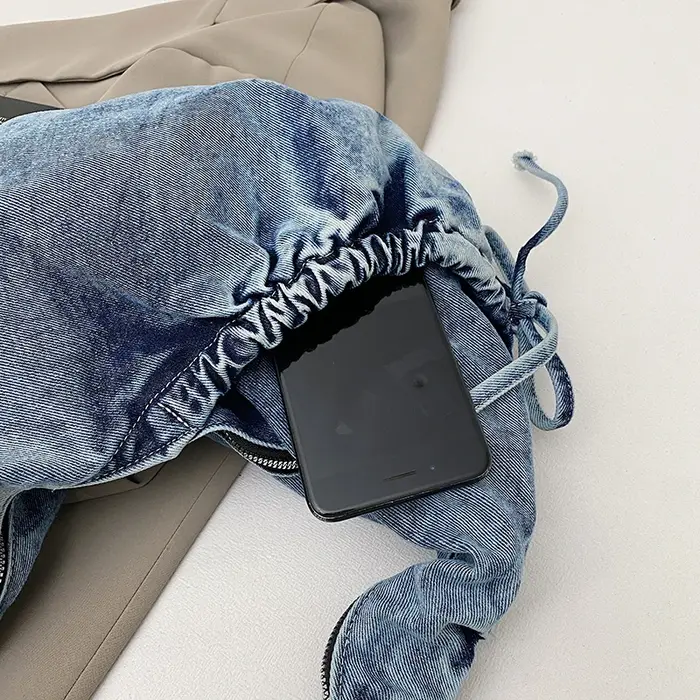 Sac hobo en jean délavé pour femme