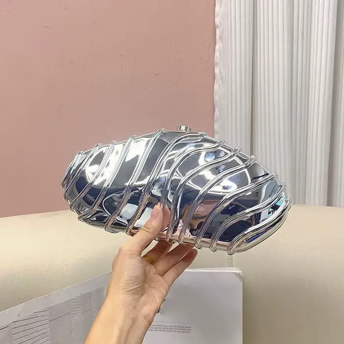 Pochette de soirée de luxe en acrylique avec chaîne pour femmes