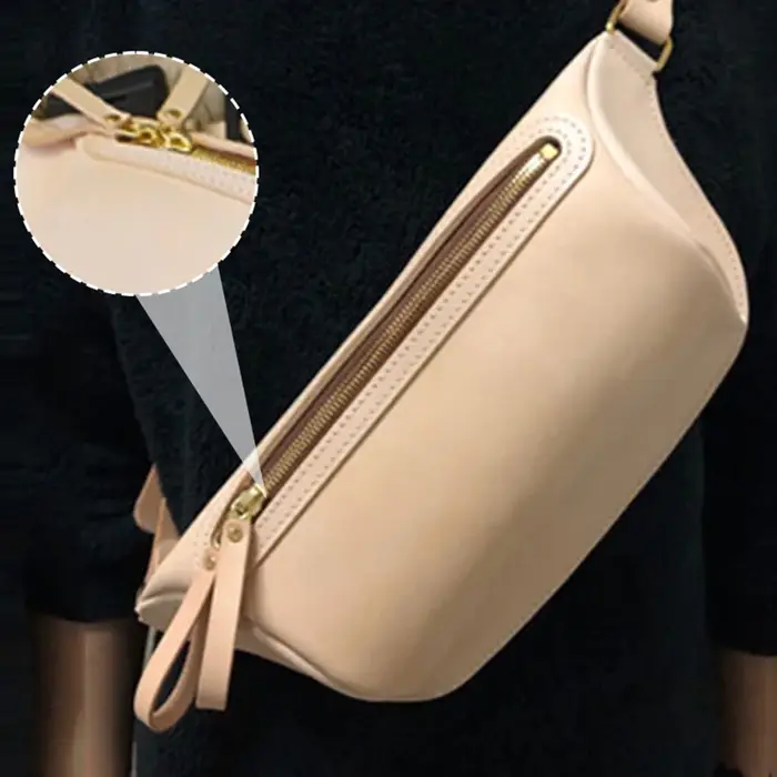 Sac de poitrine en cuir fait à la main