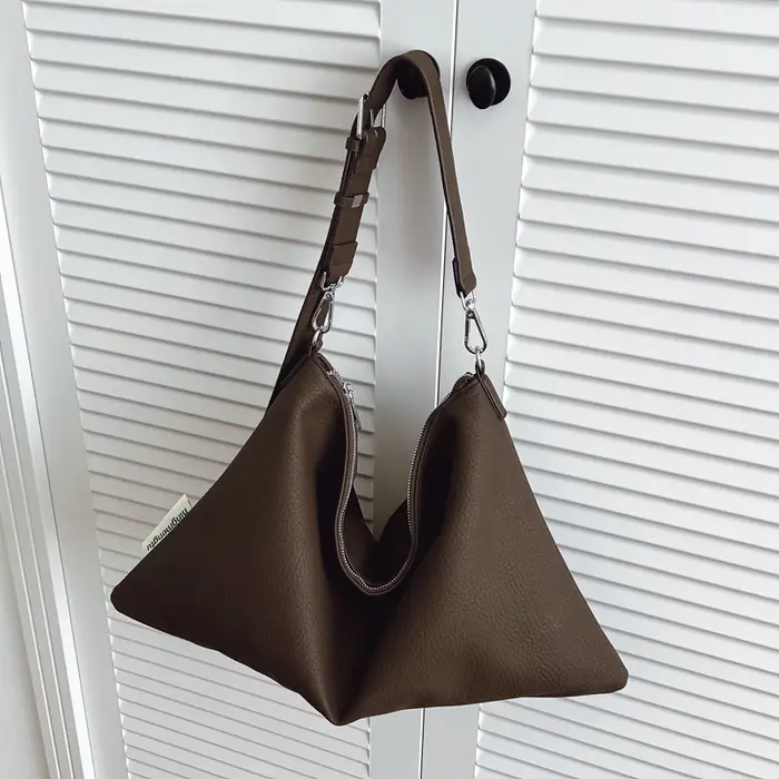 Sac enveloppe noir pour femmes