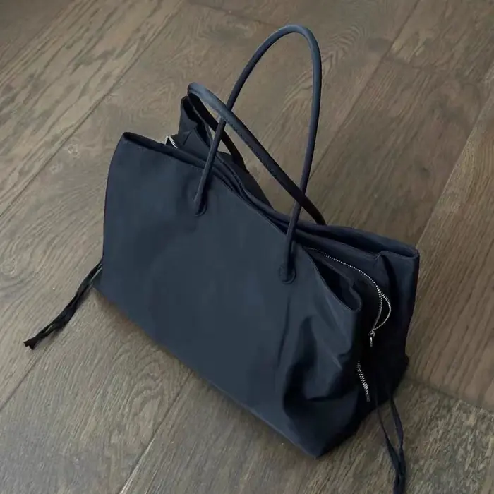 Sac fourre-tout noir uni pour femmes, fourre-tout Cool, nouvelle mode Simple en Nylon, grande capaci