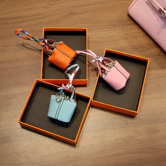 Nouveau Mini femmes en cuir multicolore mignon petit portefeuille léger sac pendentif