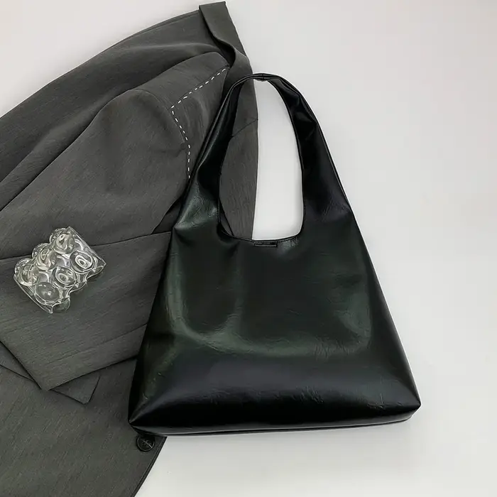 Sac à bandoulière pour femme avec fermeture magnétique