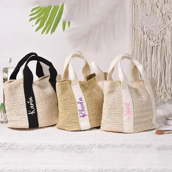 Sac fourre-tout tissé en paille avec texte personnalisé