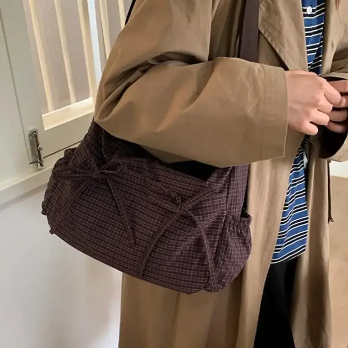 Sac à bandoulière rétro à motif quadrillé