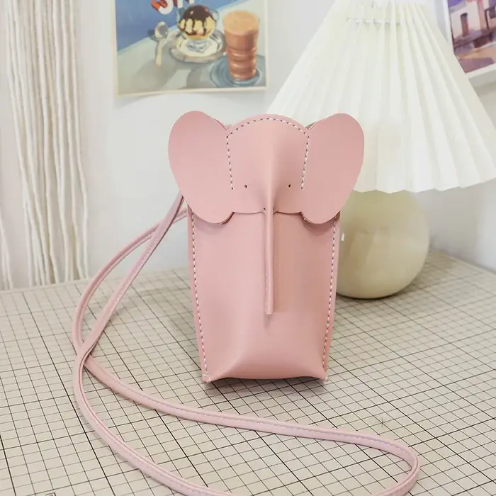 Sac à main Design éléphant pour femme – Un mini sac à bandoulière de style d'été à la mode pour dames. Parfait pour les femmes. Une laine exquise