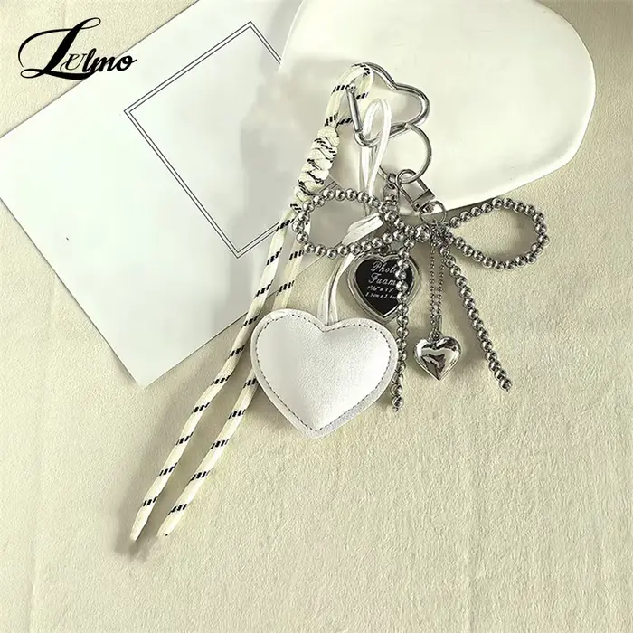 Porte-clés à pampilles en forme de cœur d'amour, breloque de luxe, fait à la main, créatif, nœud papillon, mignon, brillant, accessoires de sac