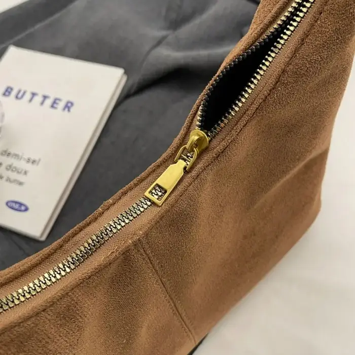 Sac à main tendance en daim