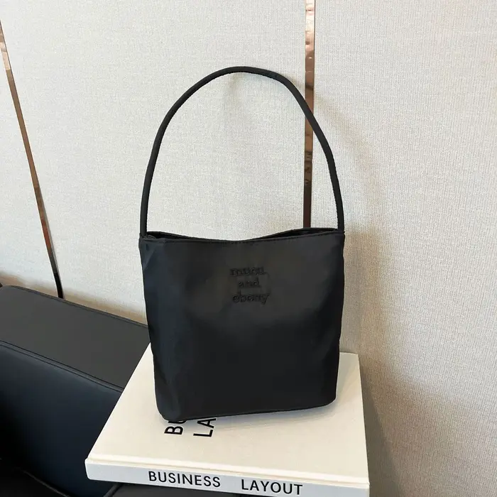 Sac carré brodé, sac seau en nylon tendance de style japonais, nouveau sac à bandoulière printemps/é