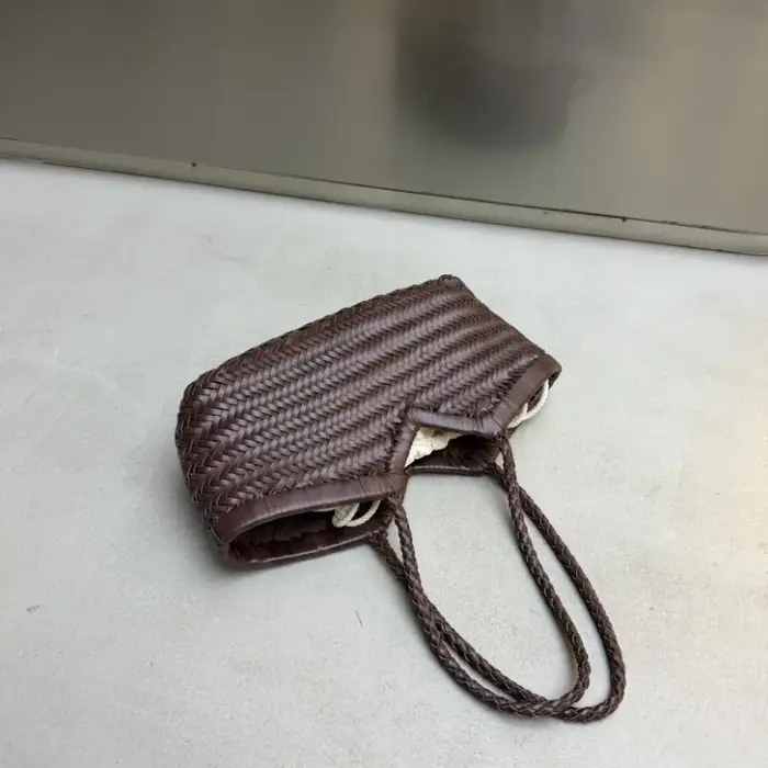 Nouveau Sac à Bandoulière en Cuir Véritable Tressé à la Main Grande Capacité Style Vintage Fourre-tout Décontracté pour le Shopping et la Plage Collection Printemps/Été 2026