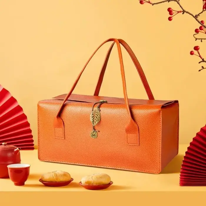 Sac cadeau tendance en PU vide avec pendentif