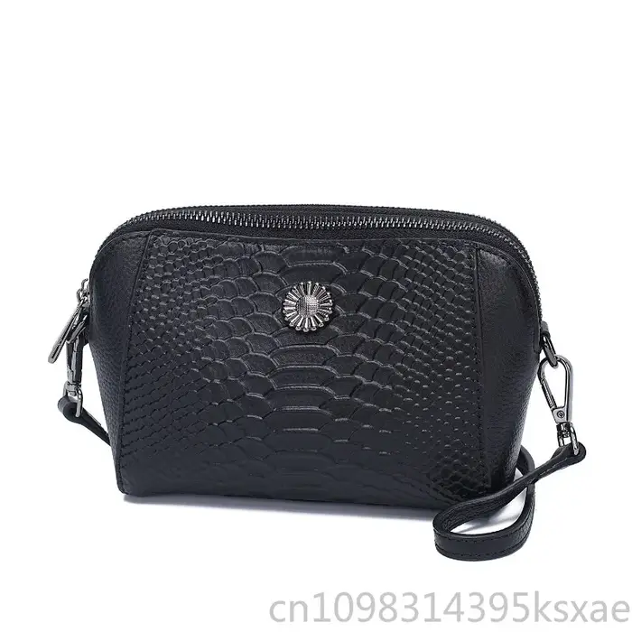 Sac bandoulière vintage en cuir verni gaufré croco