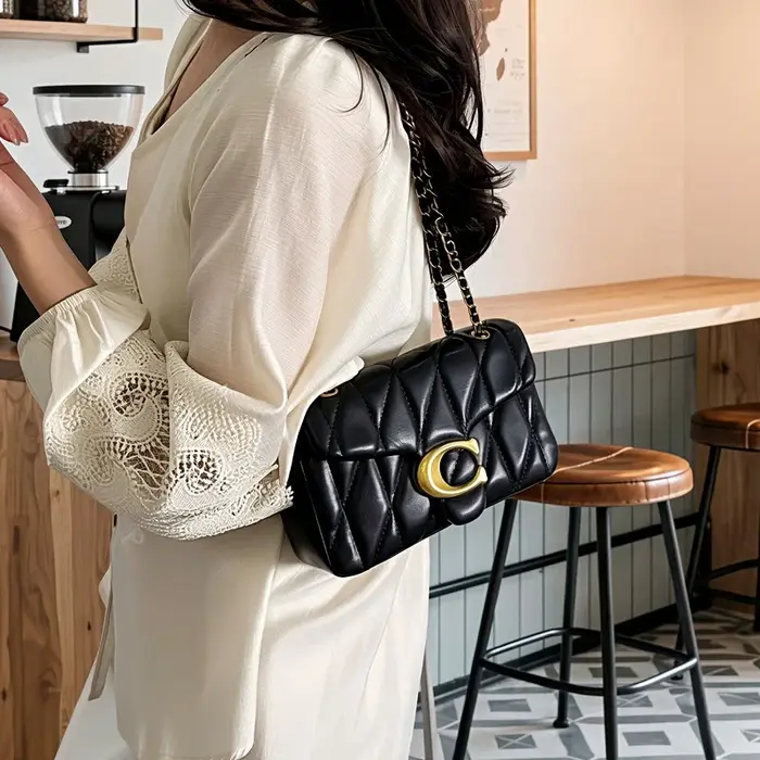 Sac à main bandoulière tendance de créateur parisien avec logo lettre unique pour femmes branchées