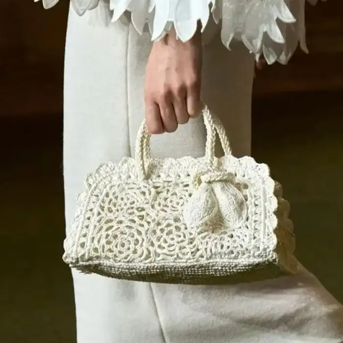 Sac tissé artisanal minimaliste français tendance pour femme