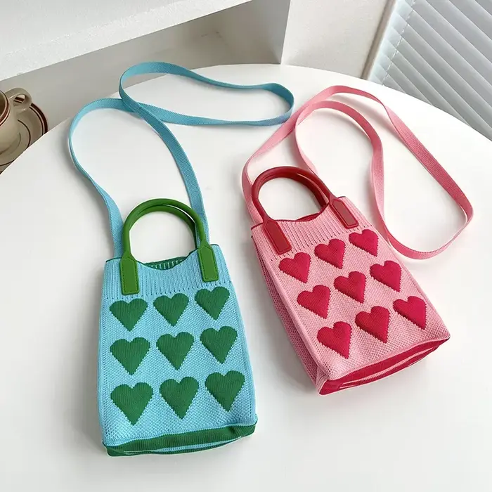 Mini sac à main carré tricoté en forme de cœur pour femmes