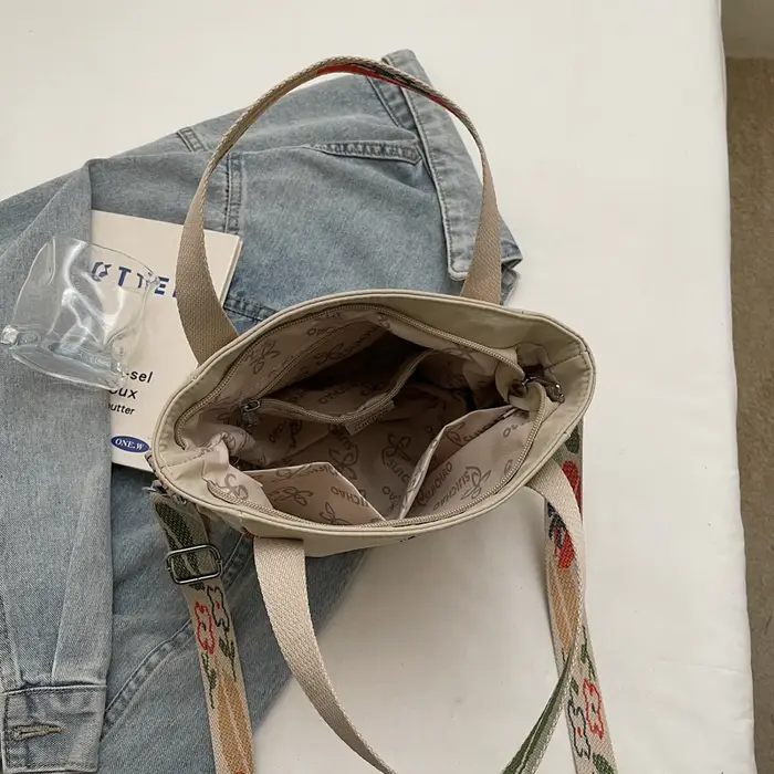 Sac fourre-tout vintage en nylon brodé pour femme