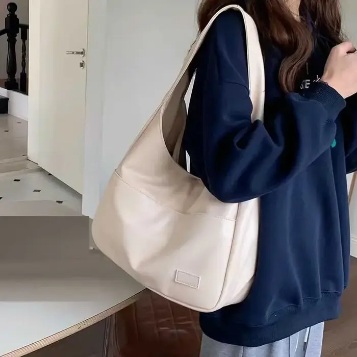 Sac fourre-tout en cuir noir de grande capacité pour femmes, sac à bandoulière polyvalent à la mode