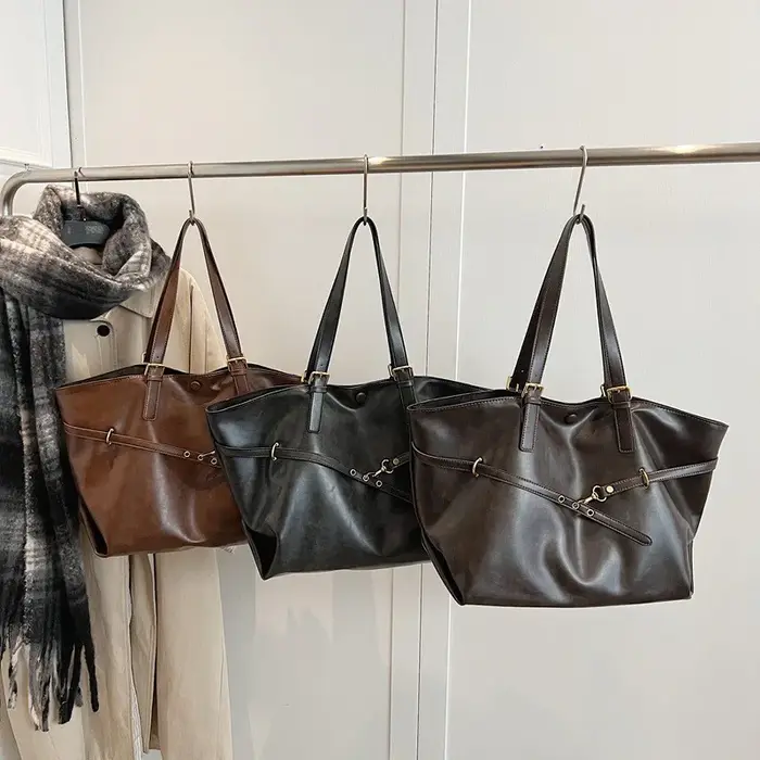 Europe Amérique Mode Sac fourre-tout Rétro Grande capacité Sacs à bandoulière Haut de gamme Couleur Unie Sac Casual