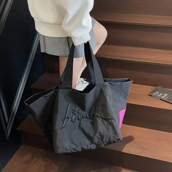 Sac à main en cuir élégant pour femme par un créateur renommé - Sac bandoulière classique de luxe pour femmes
