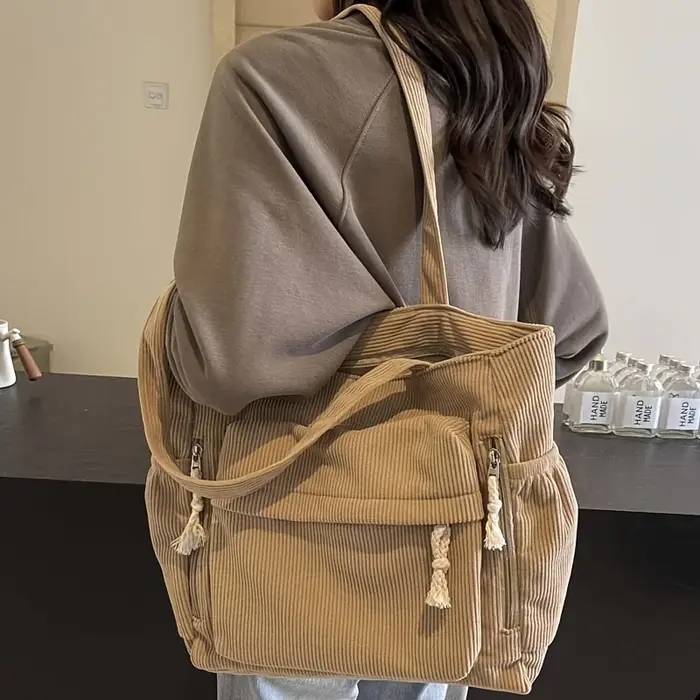Sac fourre-tout en velours côtelé avec plusieurs poches