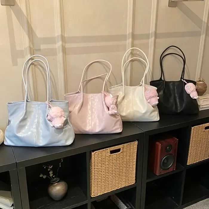 Sac fourre-tout rétro en suède mat pour femme