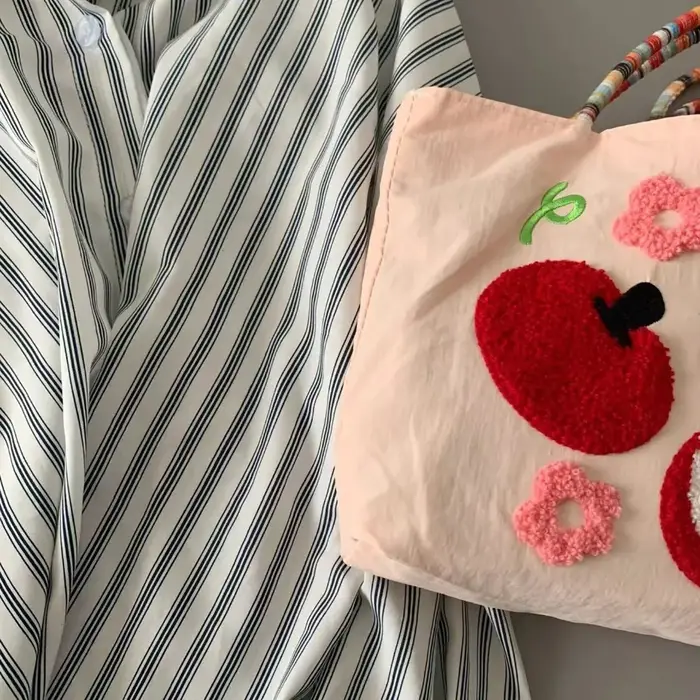 Petit sac fourre-tout brodé Apple pour les essentiels du travail