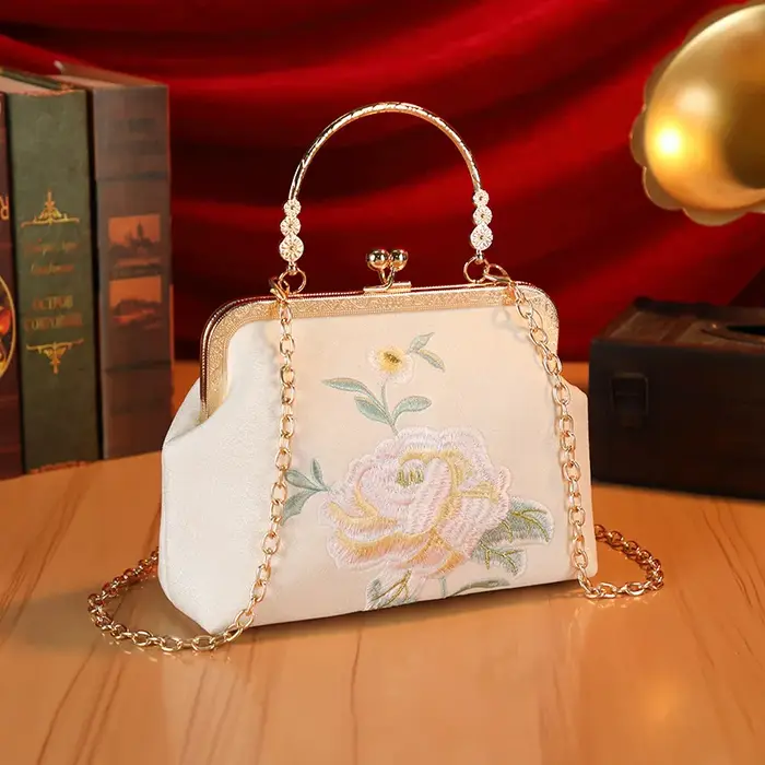 Sac de soirée élégant de Style Qipao brodé à fleurs avec chaîne