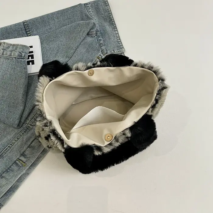2025 hiver Sac fourre-tout en peluche concepteur fausse fourrure tissé Sac à main Simple sac de trajet grande capacité moelleux Sac à bandoulière marque Sac A Mai