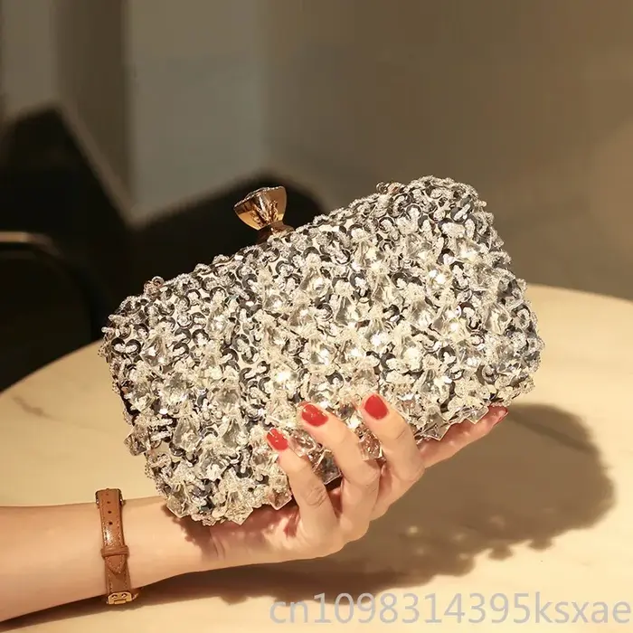 Pochette de soirée élégante faite à la main avec perles pour fête
