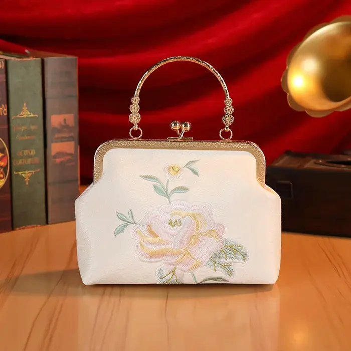 Sac de soirée élégant de Style Qipao brodé à fleurs avec chaîne, pochette populaire transfrontalière