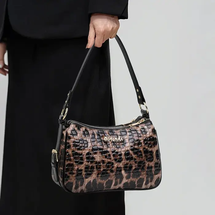 Sac Hobo en cuir verni motif léopard vintage pour femme