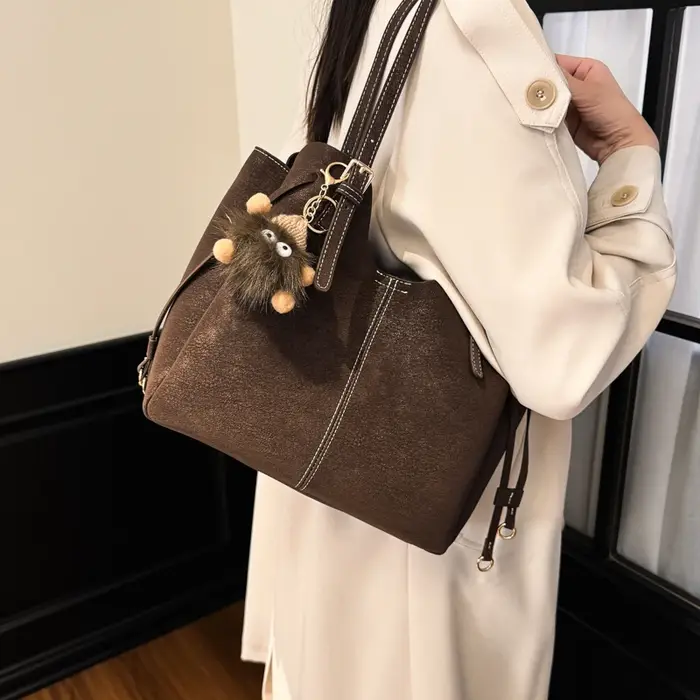 Sac fourre-tout en daim volumineux pour femme