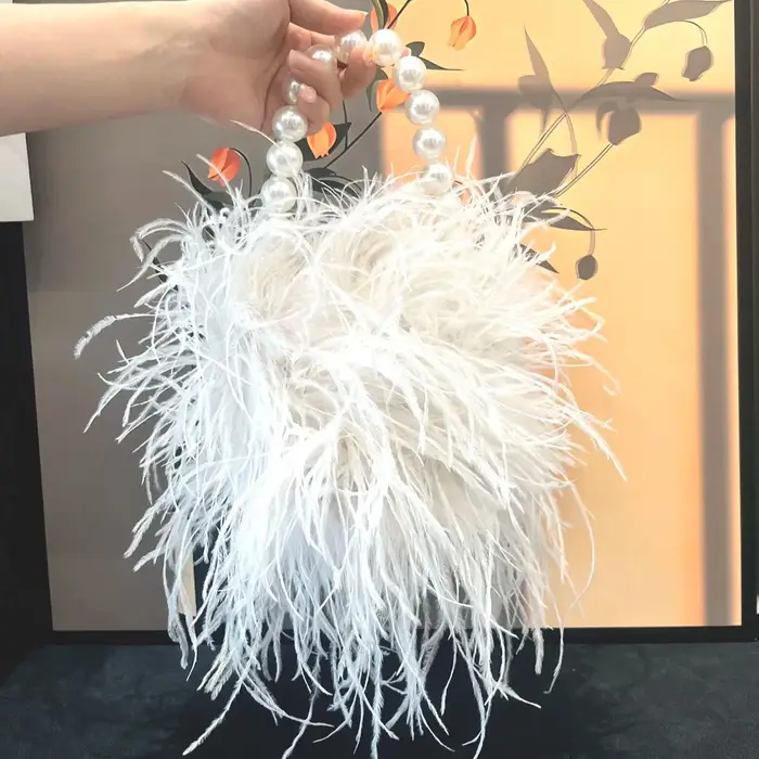 Pochette de soirée en fourrure moelleuse