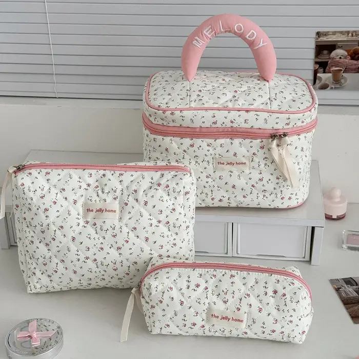 Sac à cosmétiques matelassé rose fraise pour femmes