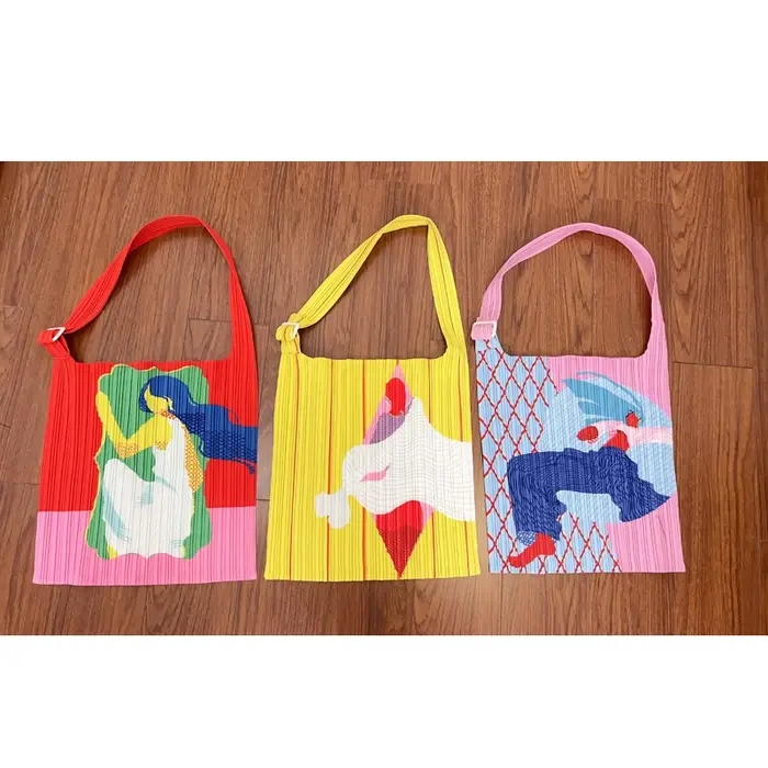 Le nouveau sac à main plissé pour femme de Miyake avec impression est un sac à bandoulière unique pratique pour le shopping