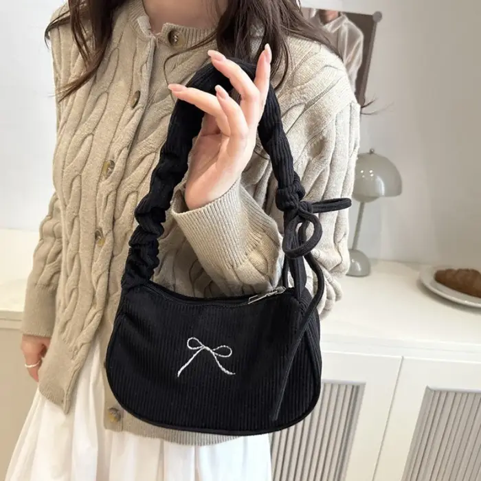 Sac à bandoulière en velours côtelé avec nœud