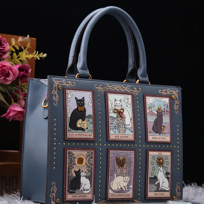 Sacs à main de créateurs rétro et luxueux avec un imprimé délicat de chat de tarot et un design de perles