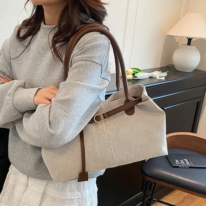 Sac fourre-tout élégant en mélange de lin avec poignées en cuir et détail boucle, sac à main chic à porter à l'épaule ou sous le bras pour le travail, les voyages et le quotidien