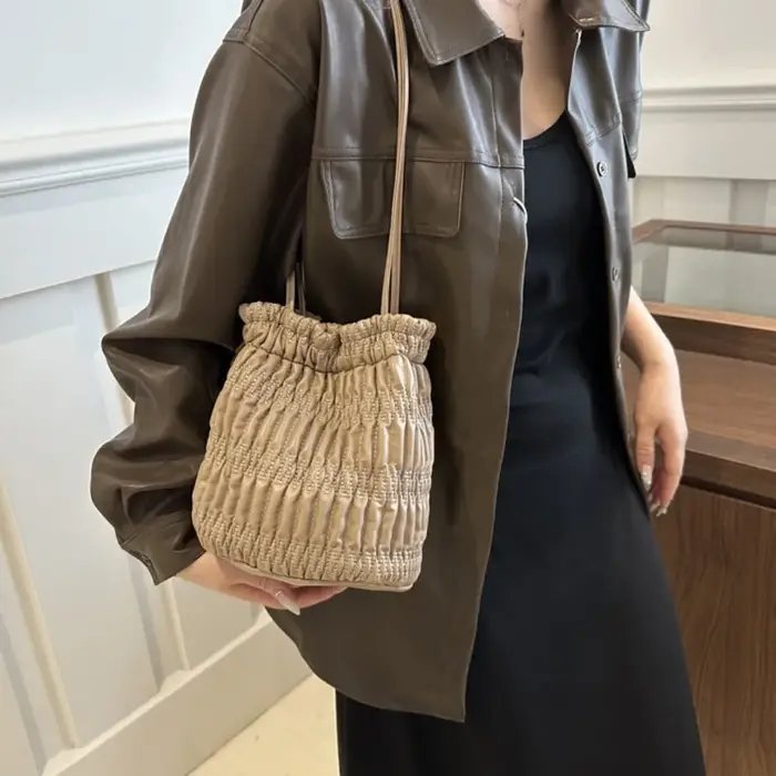 Sac à bandoulière grande capacité tendance et décontracté