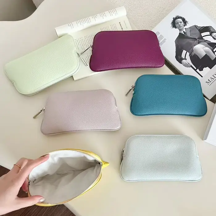 Pochette de luxe au design simple pour femmes