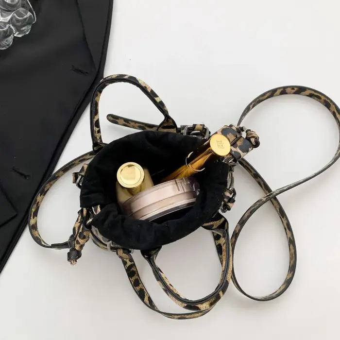 Mini sac à bandoulière marron ingent pour femme