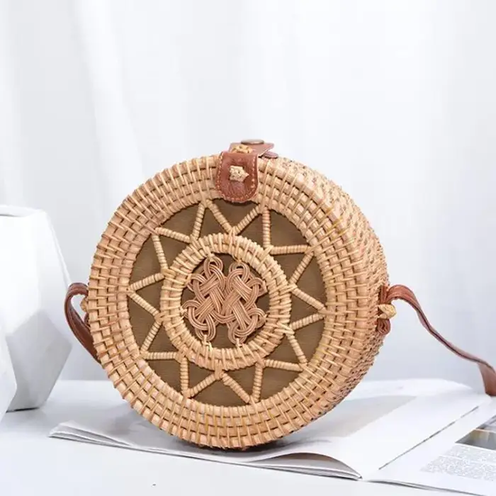 Sac à main rond tissé en rotin pour femmes