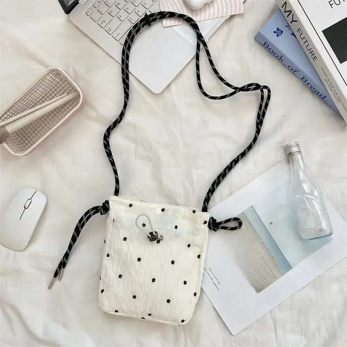 Sacs à main pour femmes, sacs à bandoulière à cordon de serrage, Mini sacs à bandoulière mignons de