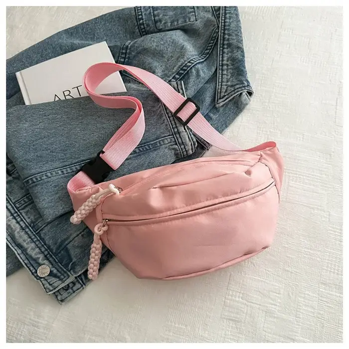 Sac de poitrine demi-lune pour femme