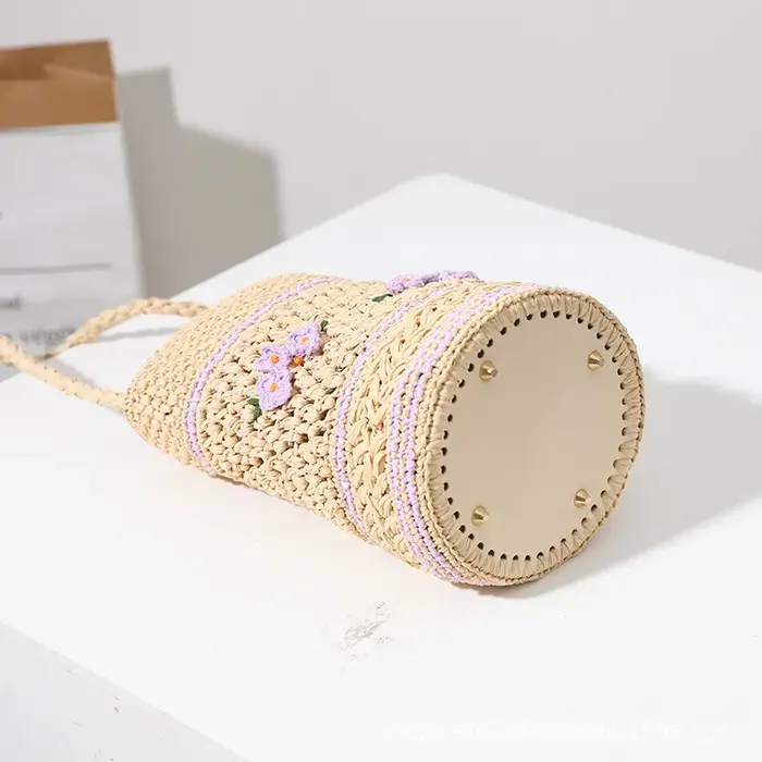 Sac en paille brodé Laffia
