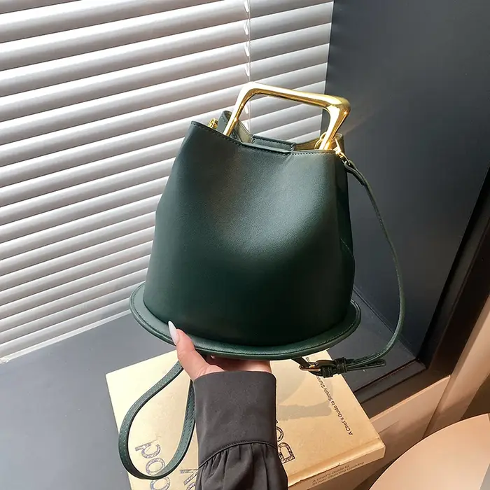 2025 mode nouveau Style chaud PU solide seau épaule et sacs à bandoulière Super Cool conception Unique