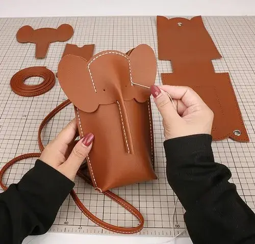 Sac à main Design éléphant pour femme – Un mini sac à bandoulière de style d'été à la mode pour dames. Parfait pour les femmes. Une laine exquise