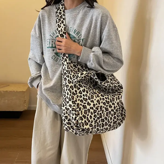 Léopard Design 2024 mode coréenne grands sacs à bandoulière pour femmes voyage sac à main dame Shopper Shopping sac