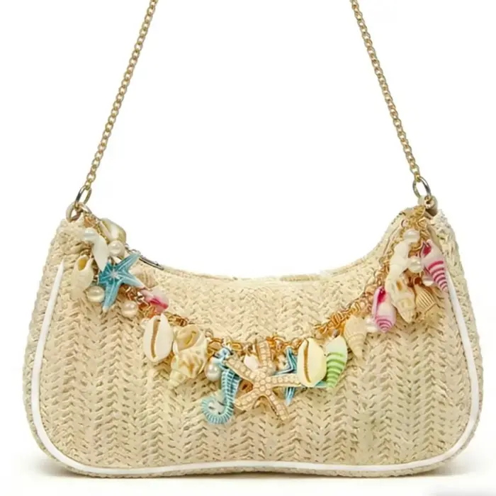 Sac à bandoulière bohème en paille d'été avec breloques coquillages